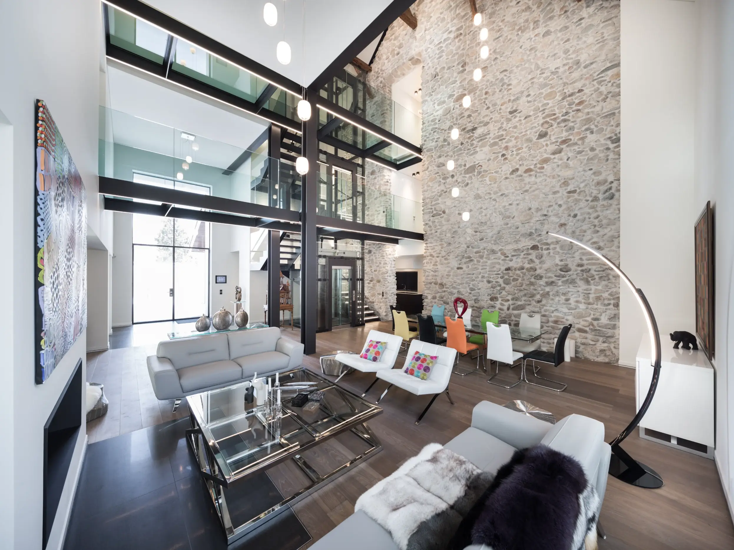ferme-renovee-luxe-piscine-fontaine-grand-terrain-domotique